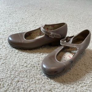 Capezio Tan Tele Tone Tap Shoes with Buckle